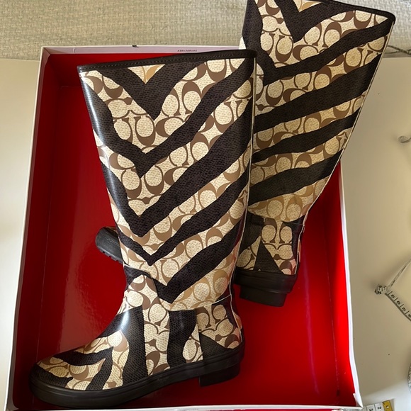 Coach Rain Boots. Size 5. - Picture 2 of 7